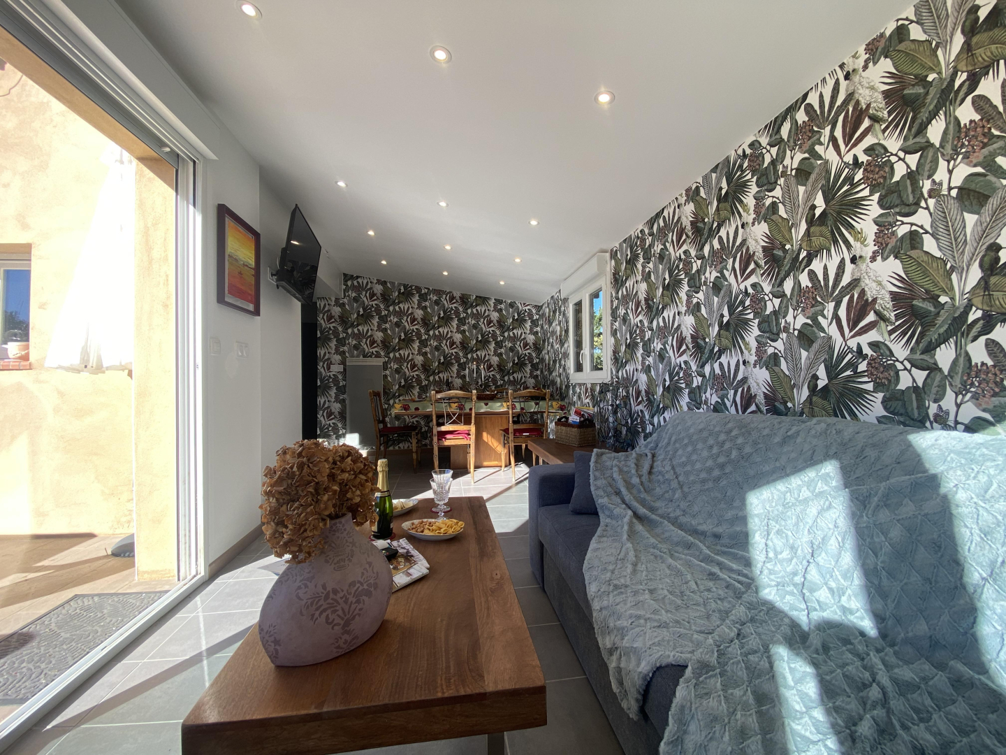 66G117701 2b7c990d81b148ccbef00e4a57fe24eb