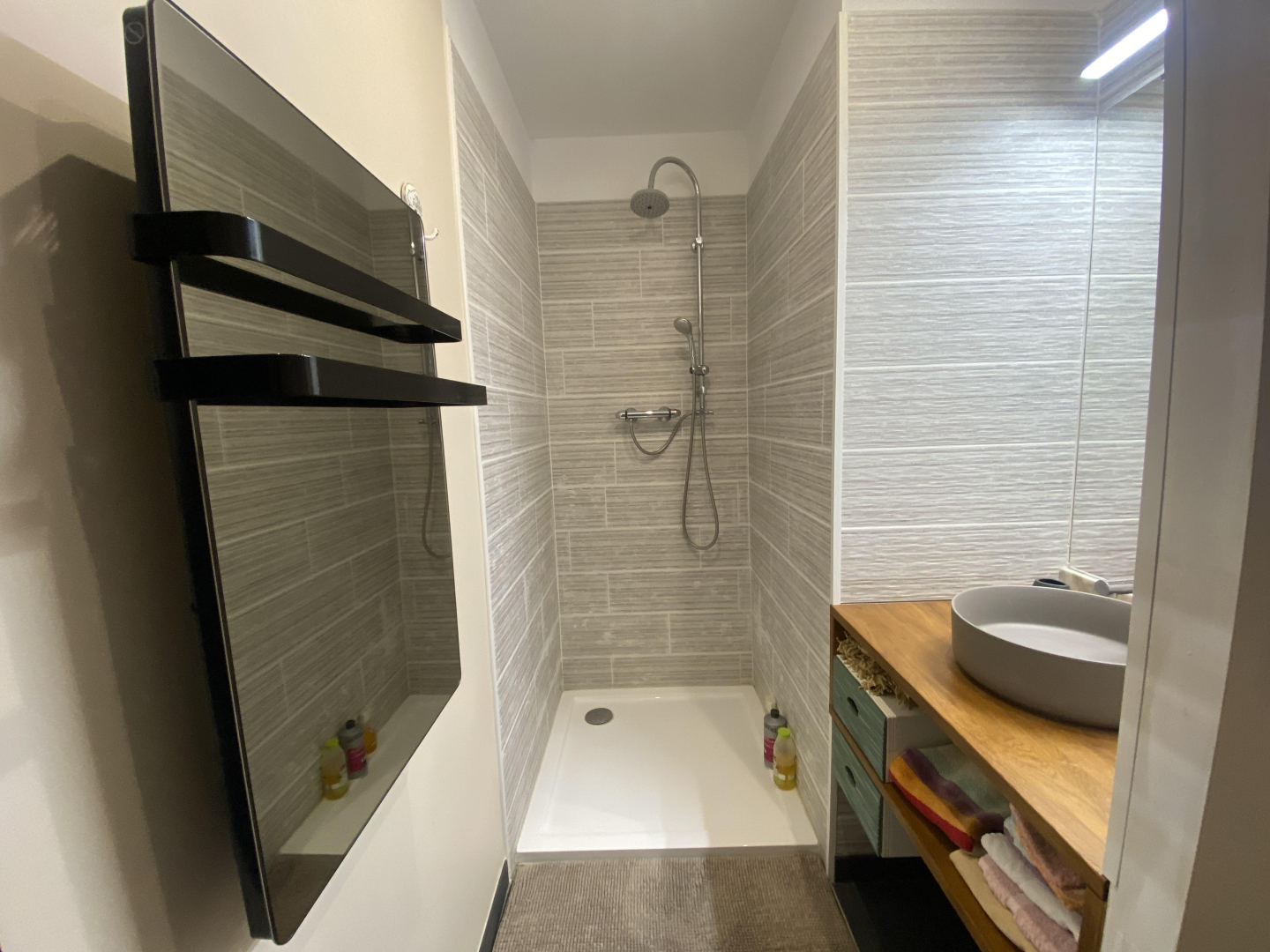 66G117701 d216b816aa9b45a49c17f94f54c8da63