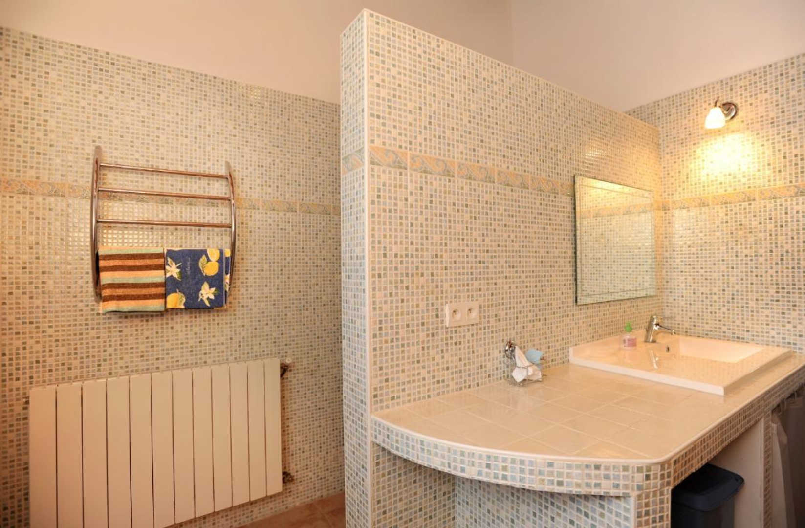 66G121025 741ffcd2d4fc415faf2bb97482ba2622