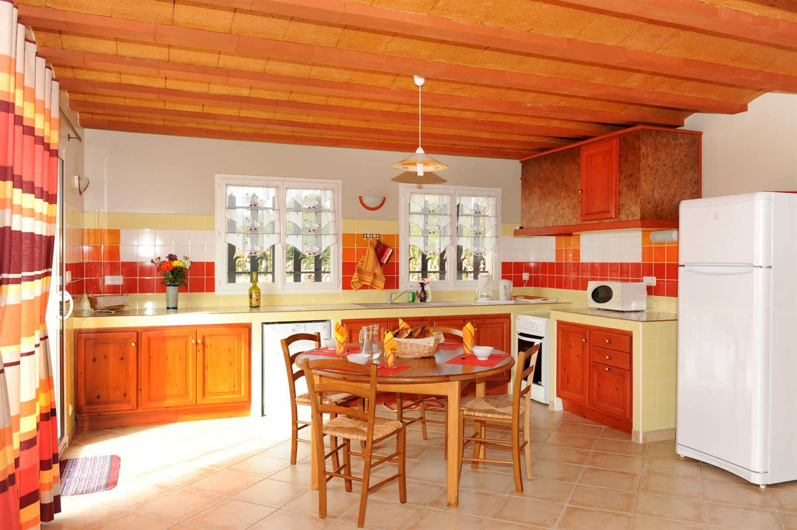 66G121025 bb826f0d4dd14c78b736945423bc4801