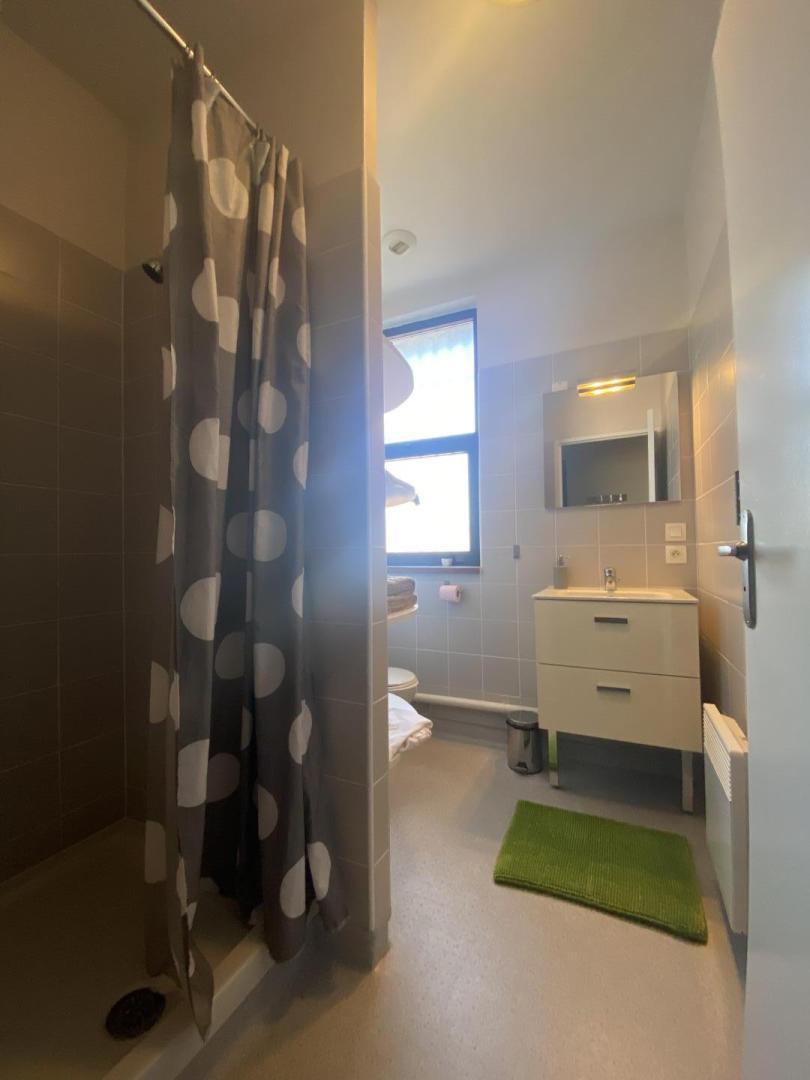 66G121033 10aff3e2215d42feb3837c70566fe2d7