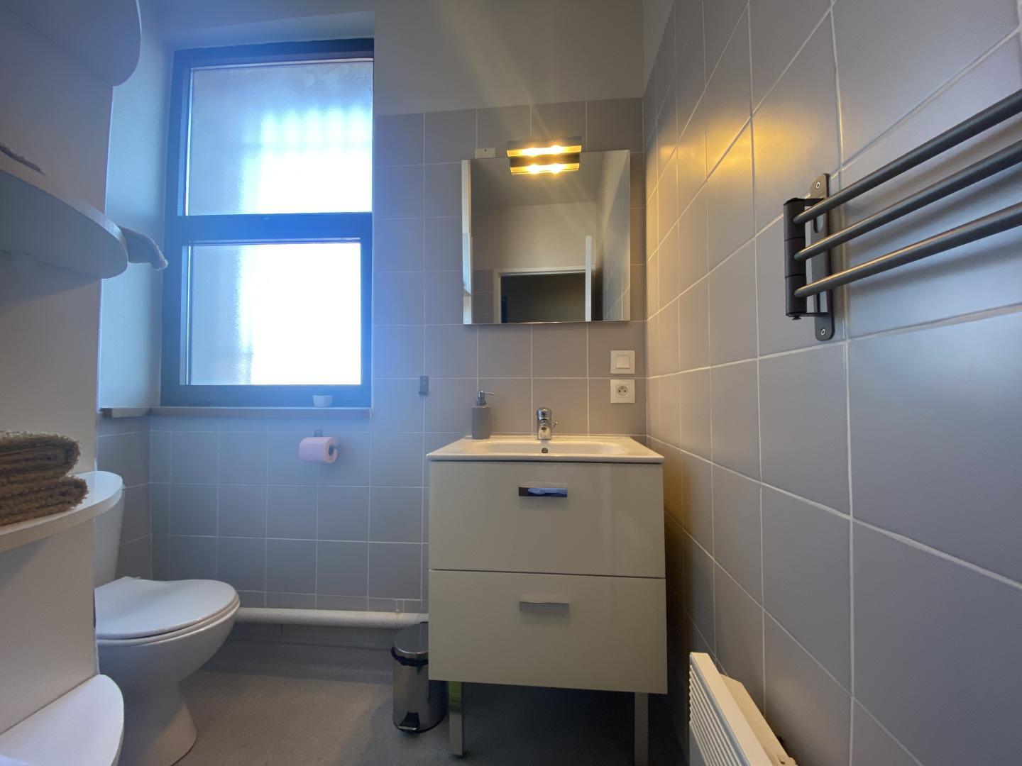 66G121033 8fe70dc1ecc3425f8d6a9f913c683986