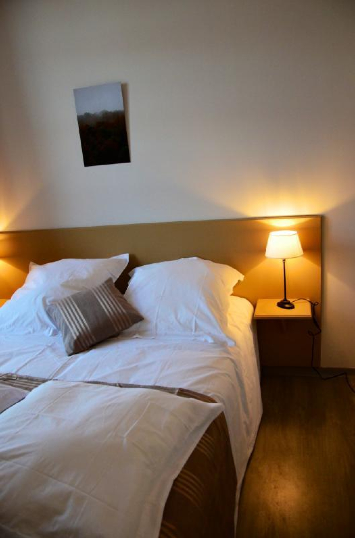 66G121033 a07d5ed56d1343b481ad5a0b3f9b9ddd