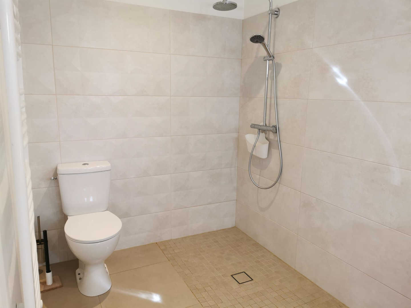 66G121040 6eca50f375f8479185e2ad7182272340