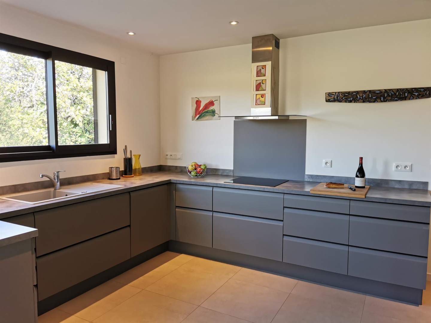 66G121040 e14c5cc7104249e8bc714da12f134bd0