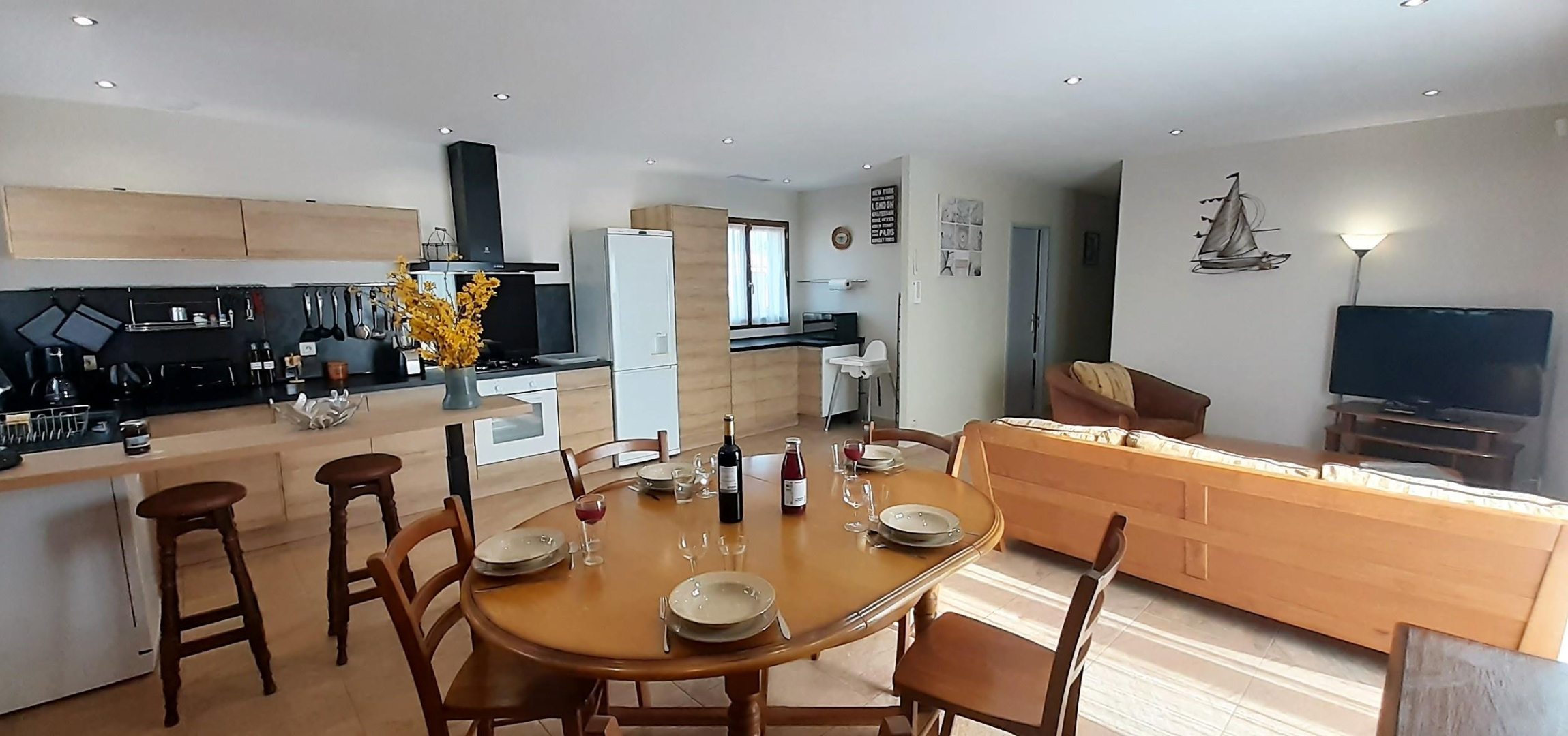 66G121043 30f3283845b14ce989f8cd56f5830db9