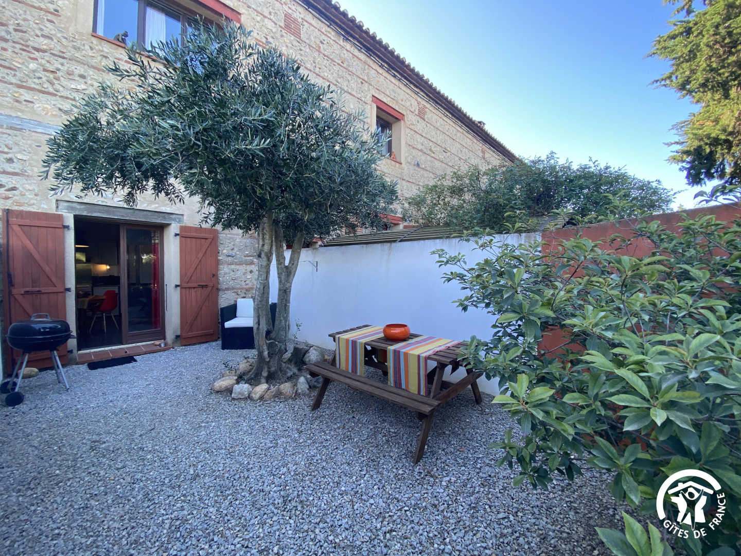 66G121053 b37b7fed31b74cd28ae642a66c216b98