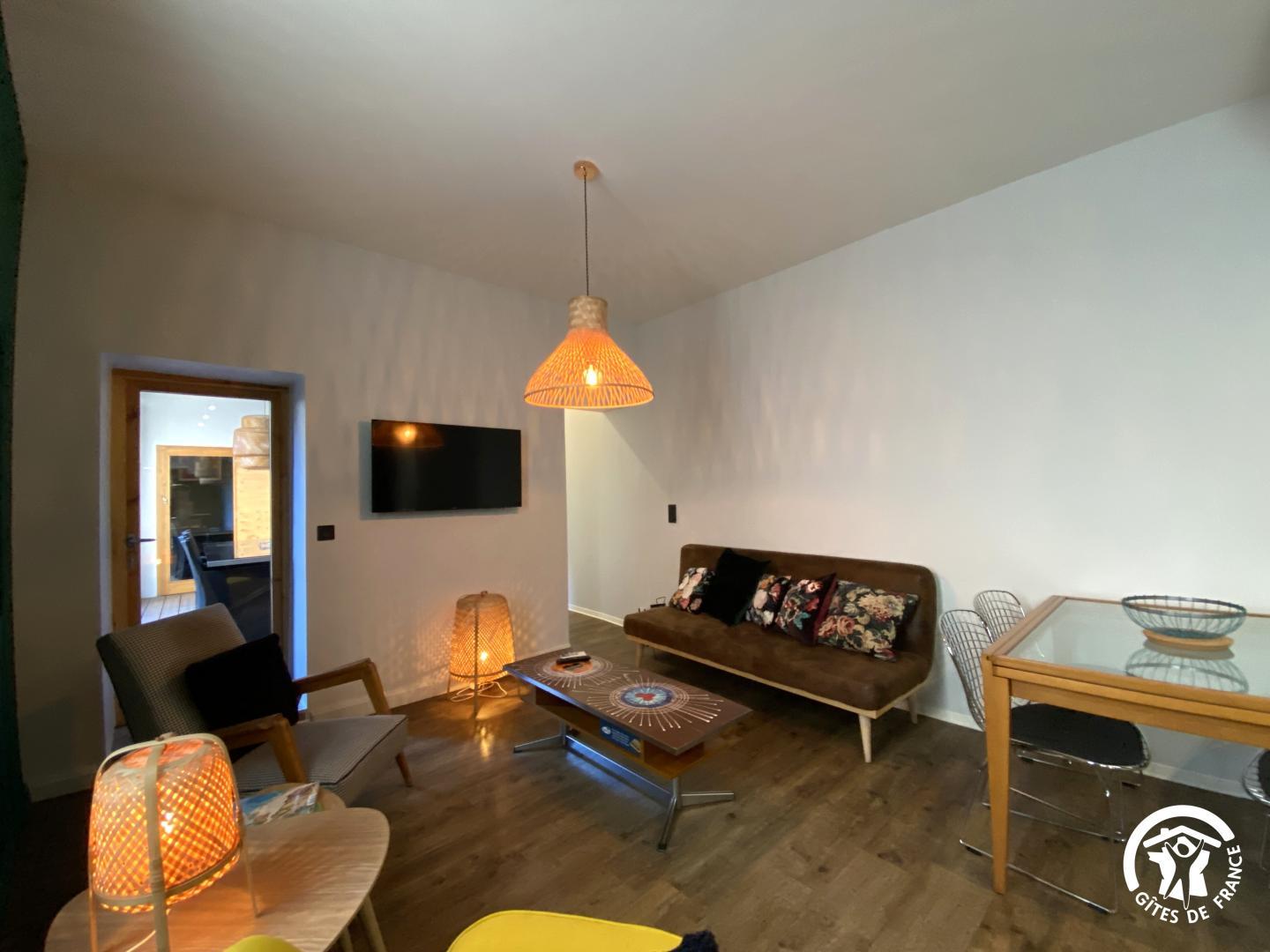 66G121055 9cc9b983dd924ac49e922d4a1a9881db