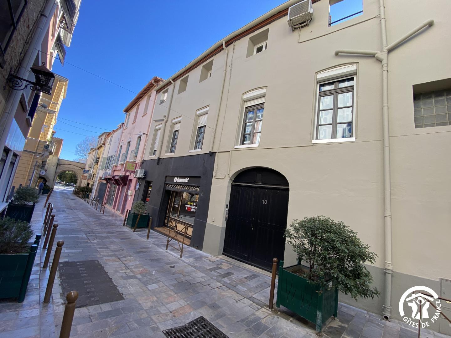 66G121055 e345279470c7404b810968bb59c7121f