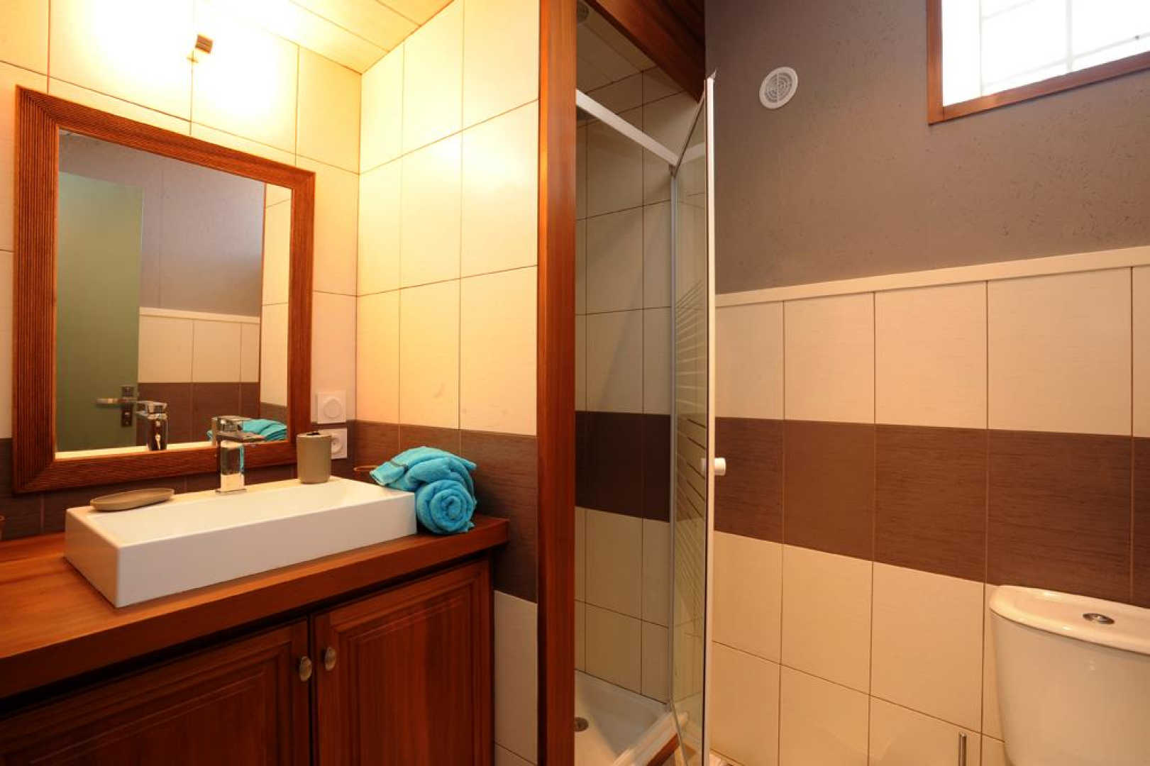 66G121405 04ad35231ef447888f28a4ac03a08da0