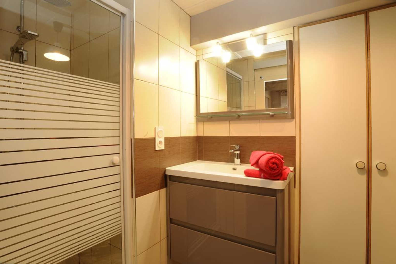 66G121405 353f9c9e93194998a9803488ae0f1a2f