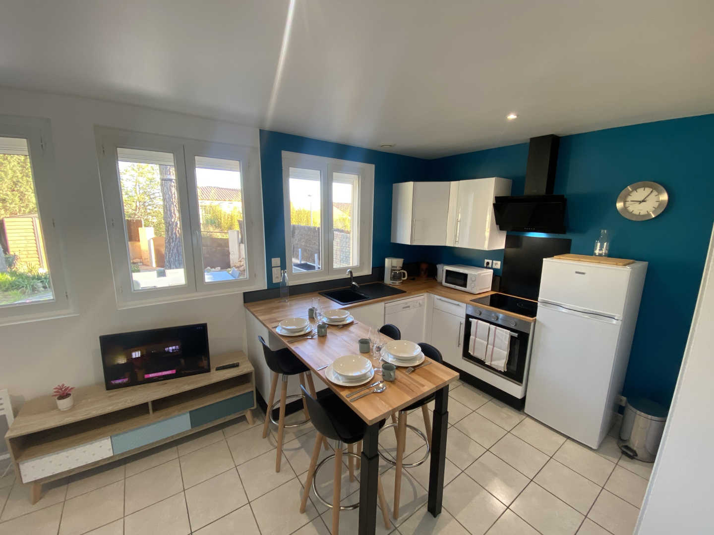 66G121406 85f939436a654beeb19a68fb2e06f88e