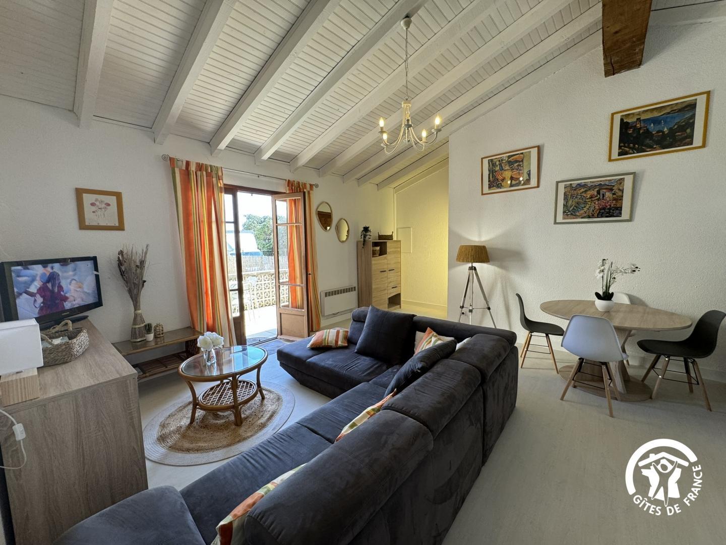 66G121711 65bd598454874b8c9d114b7c0ea0b358