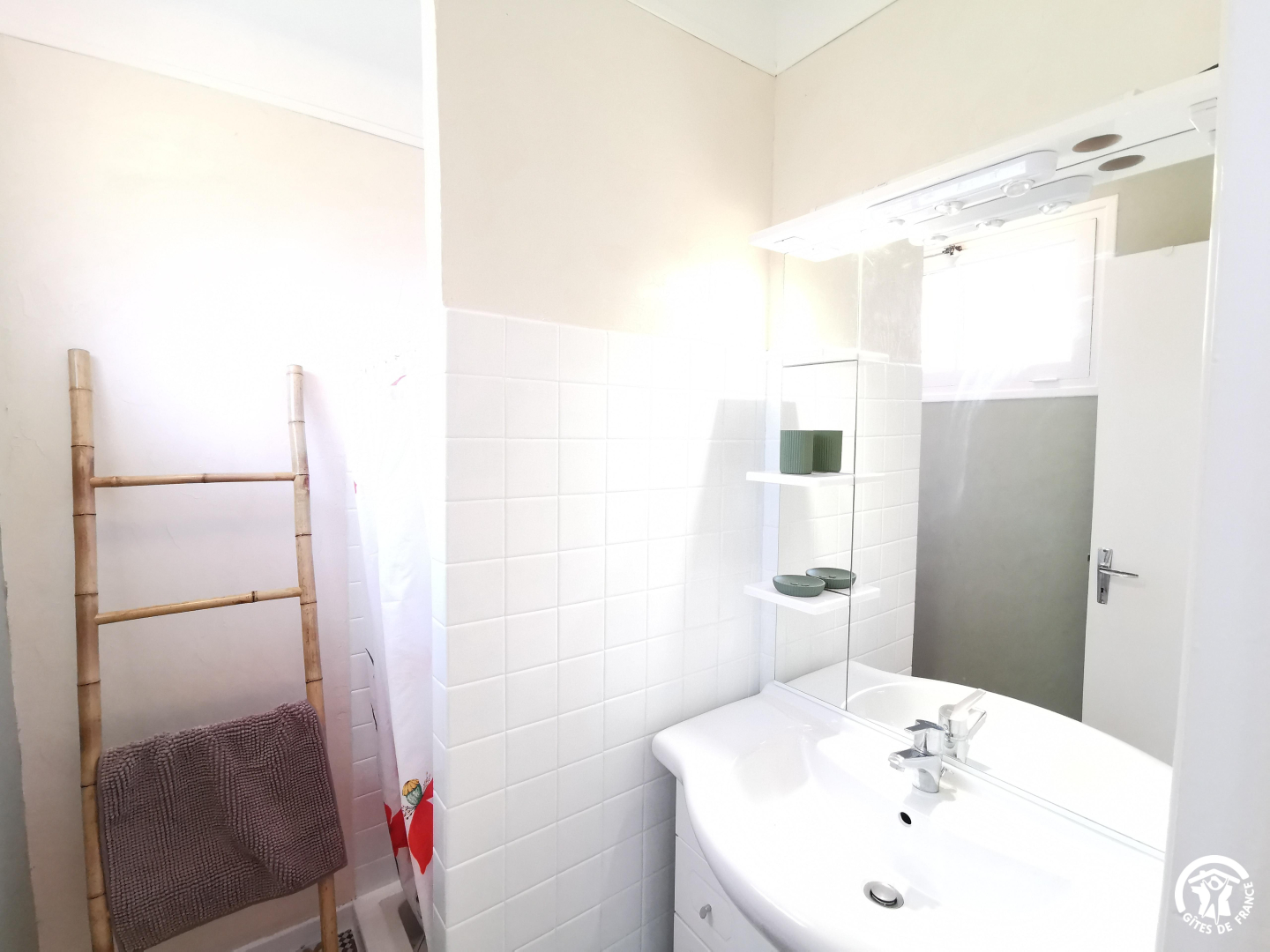 66G121713 6b10e77b883c4cc7927c1e259aa362ce