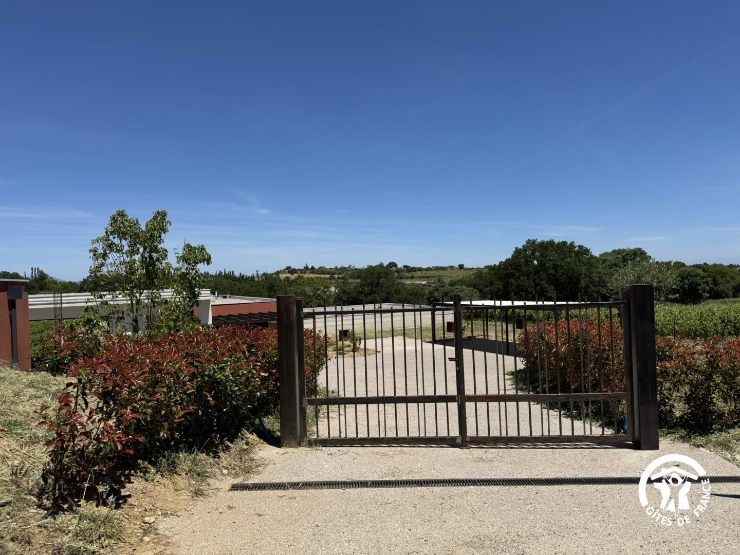 66G121720 63f32719fc7c4d56be9cc6ffdfb8e179