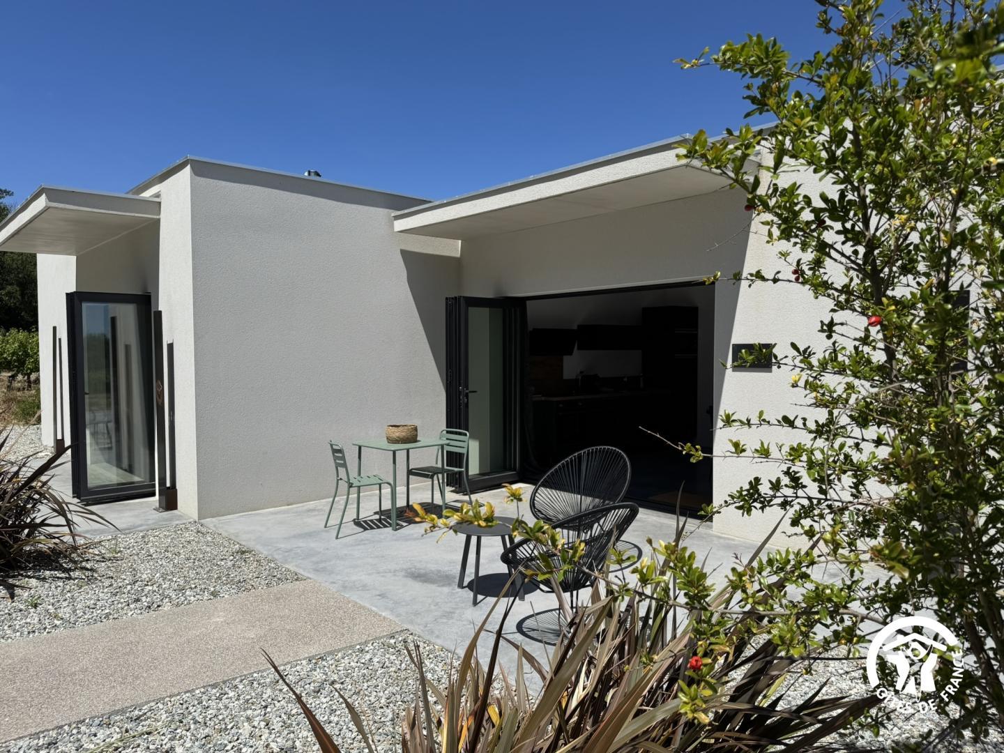 66G121720 6d31726a2986468f84f4066d9dbb9af5