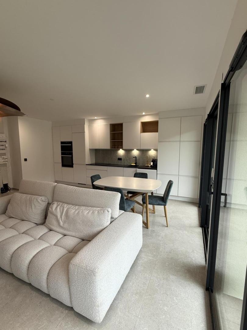 66G123312 6ce9fab43a9d4398a4edcd6bd4e01c89