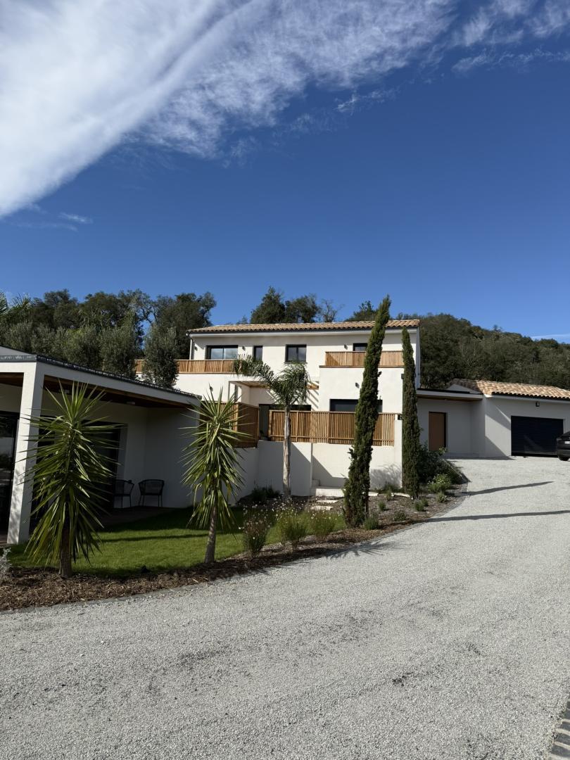 66G123312 751f79ae448c44398b9dd32498888382