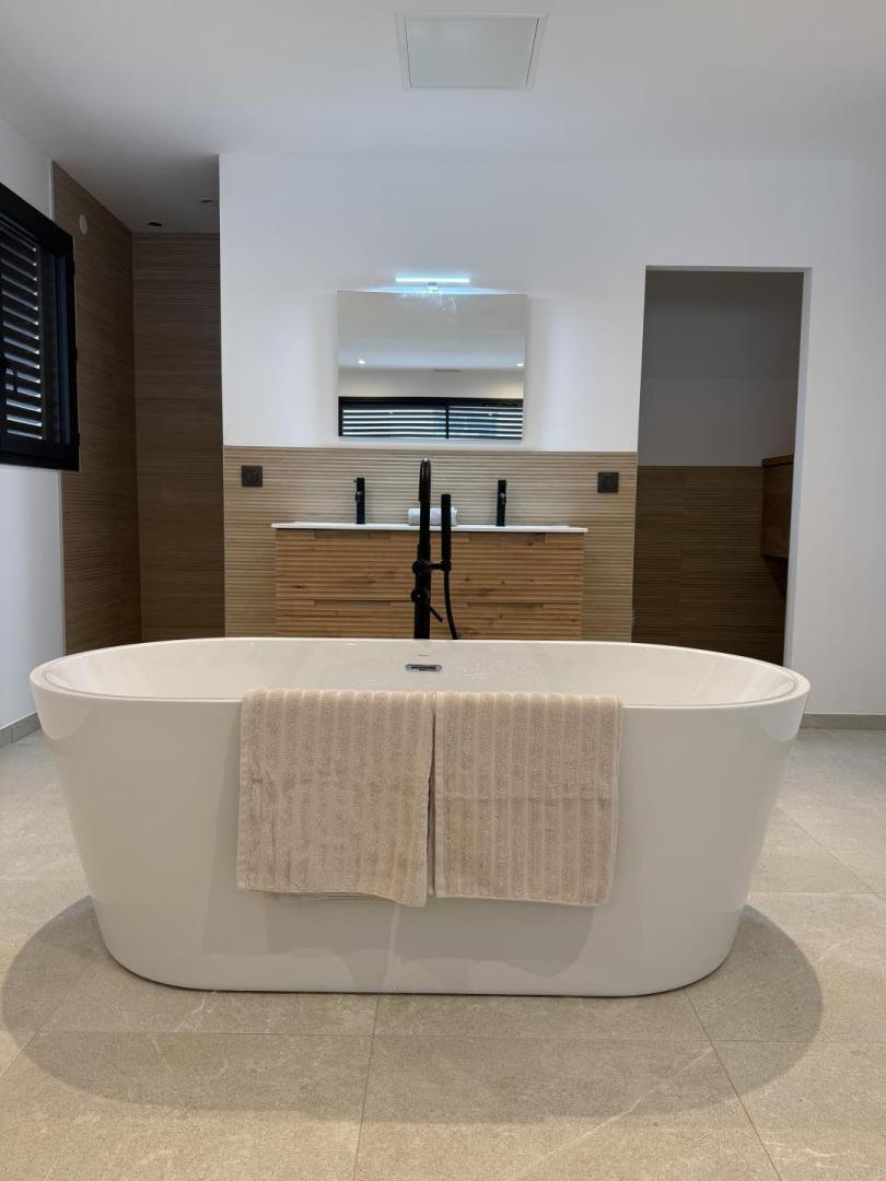 66G123312 813ad8027d8b406281f8524cd91dfc7d