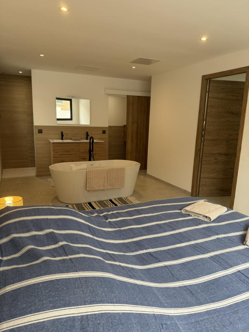 66G123312 b1287ee3eb7042439c89a5bc47d3337a