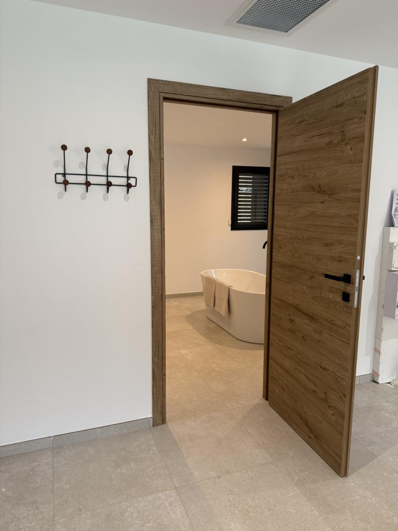 66G123312 f3303c33d1464f7d8c2705bb231b827c