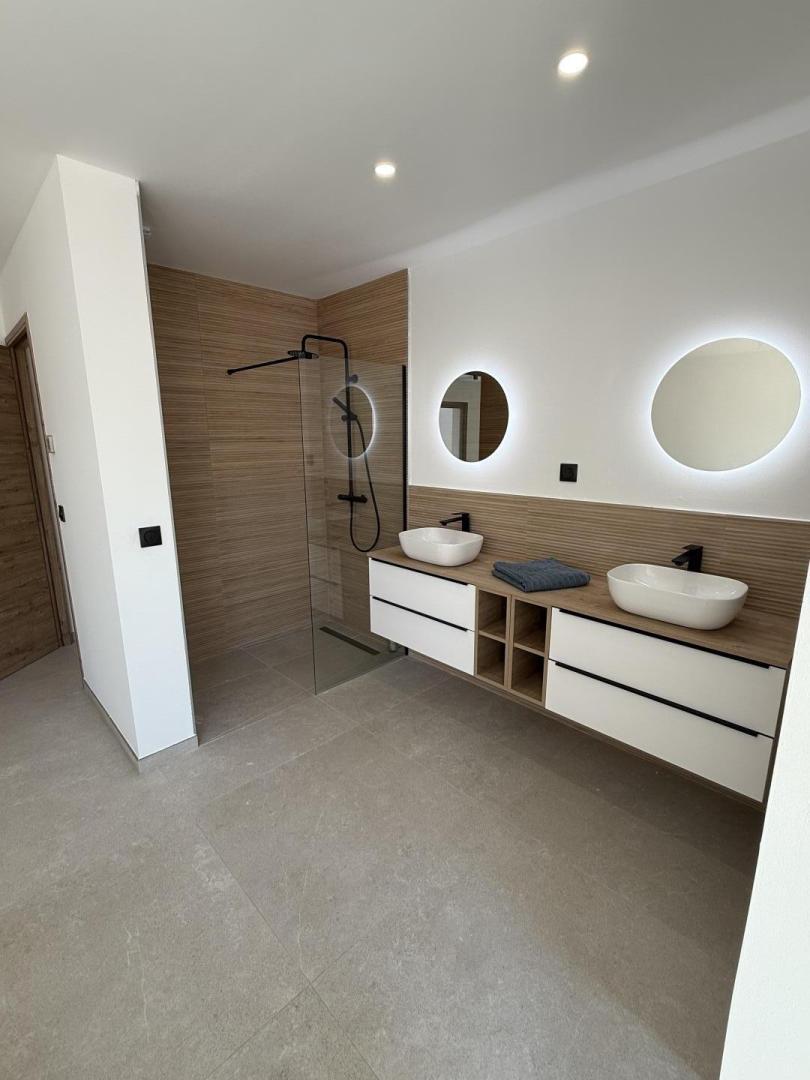 66G123313 5cd22ae311d24a058ecbd75a453728f1