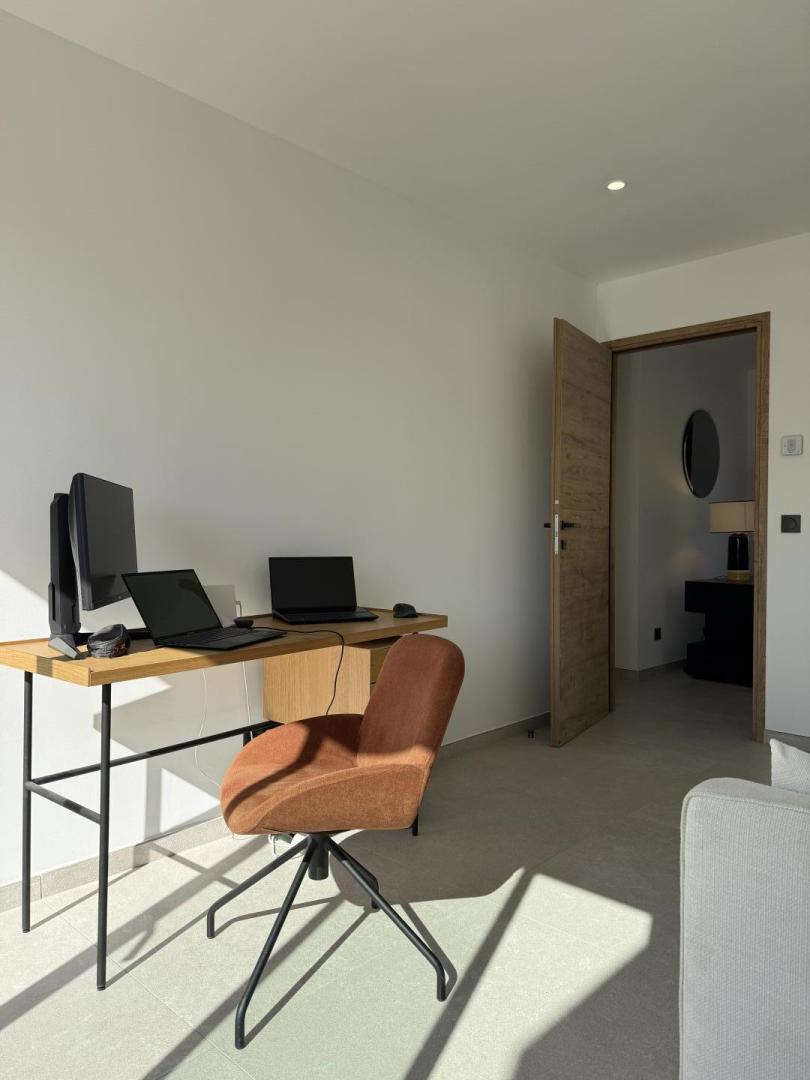 66G123313 7869e800428447d8946b36cc1521cfd9