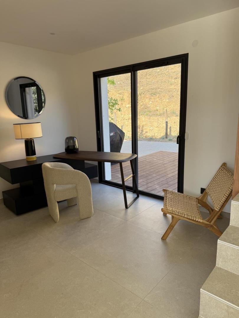 66G123313 8e36ba797e384864aa2164362712ce92