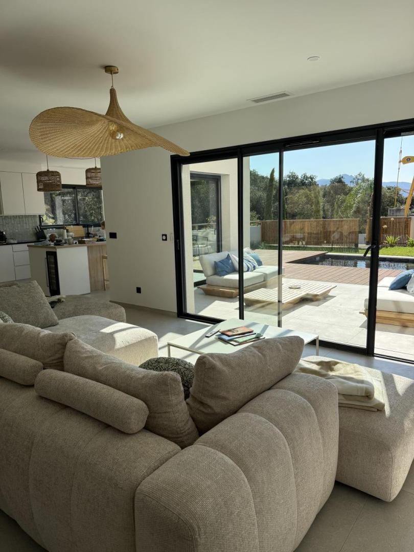 66G123313 b46dda85d96d47a6919a2d9e6305b8ab