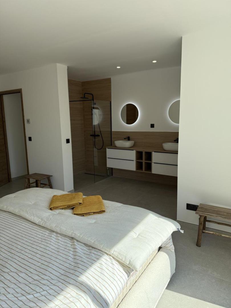 66G123313 d33de967cd6e4501bca51cbf8fbc7497