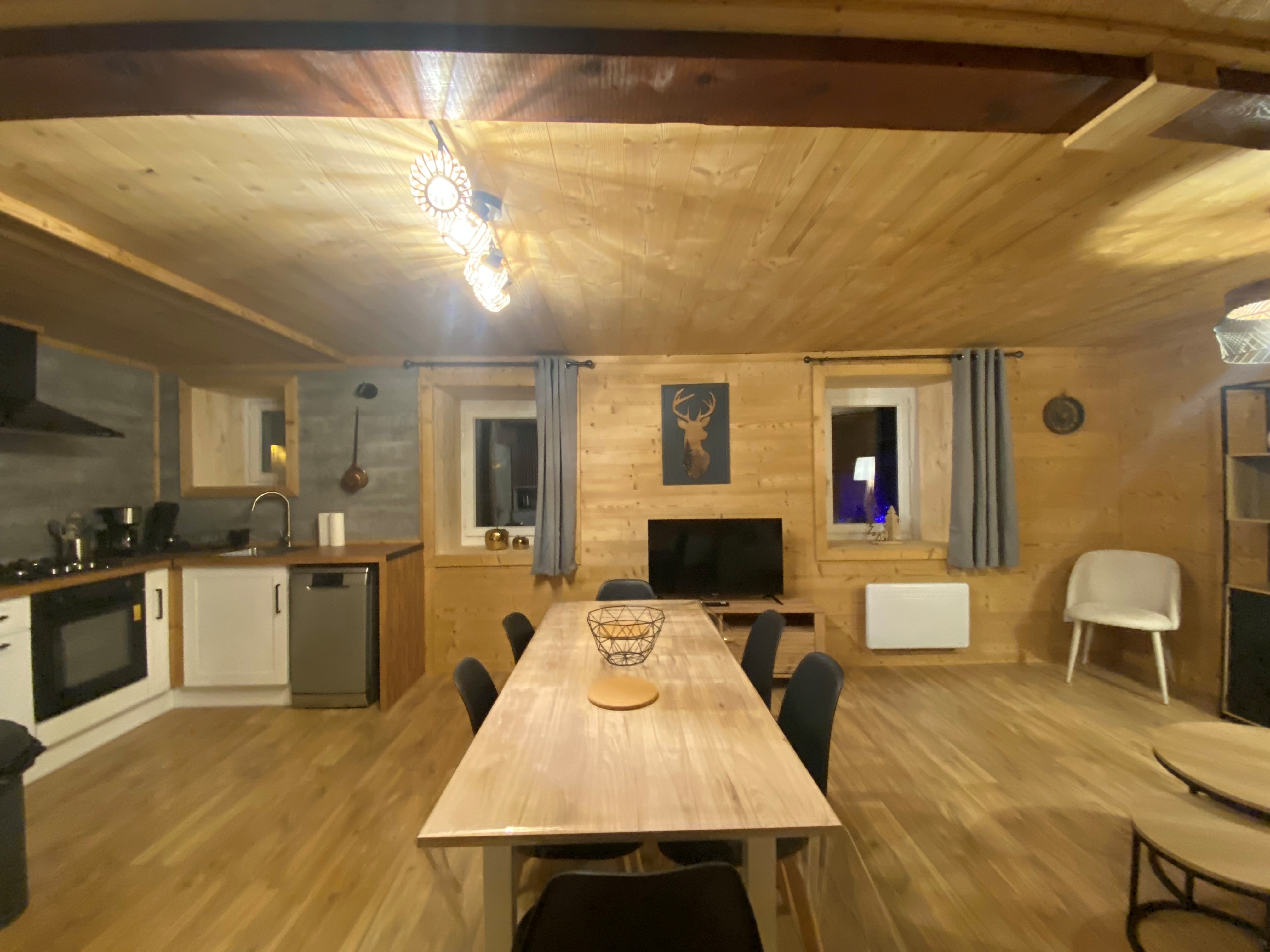 Les Angles - Village station