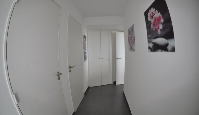 9 Couloir avec rangement