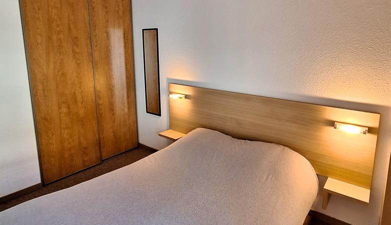 Chambre avec lit en 140 cm