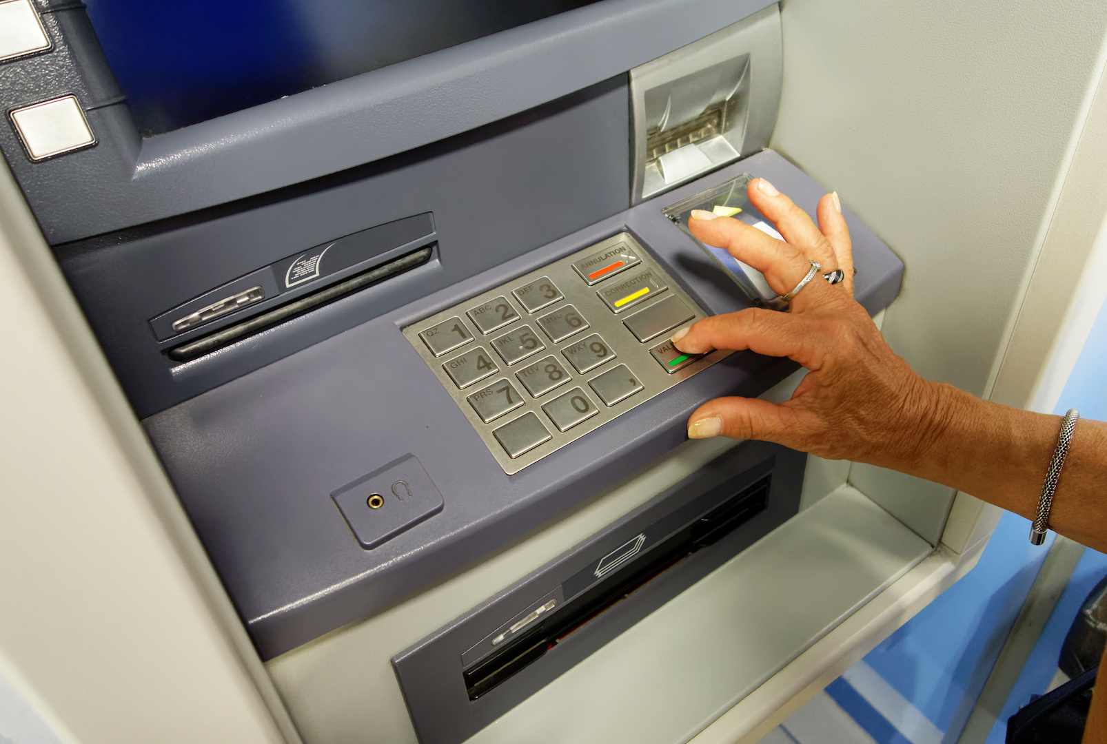 DISTRIBUTEUR CREDIT AGRICOLE