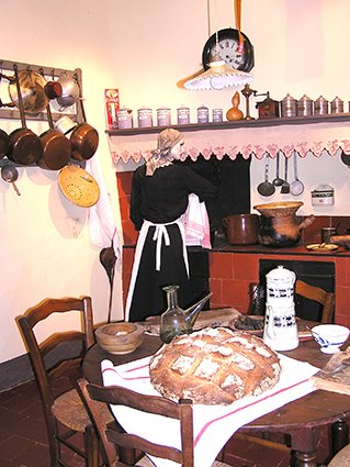 VISITEZ LE MUSÉE DES ARTS ET TRADITIONS POPULAIRES