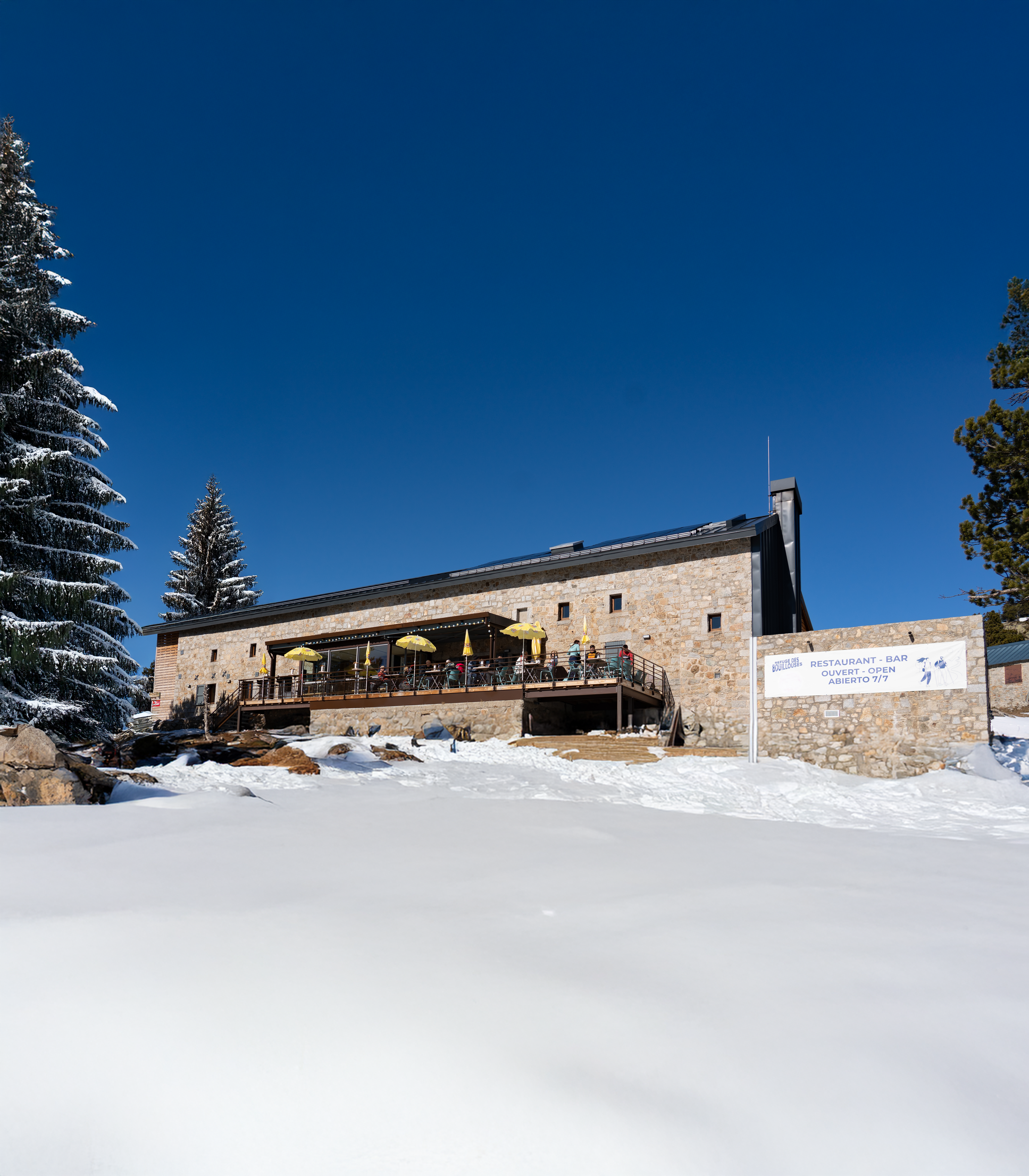 Les Angles - Village station