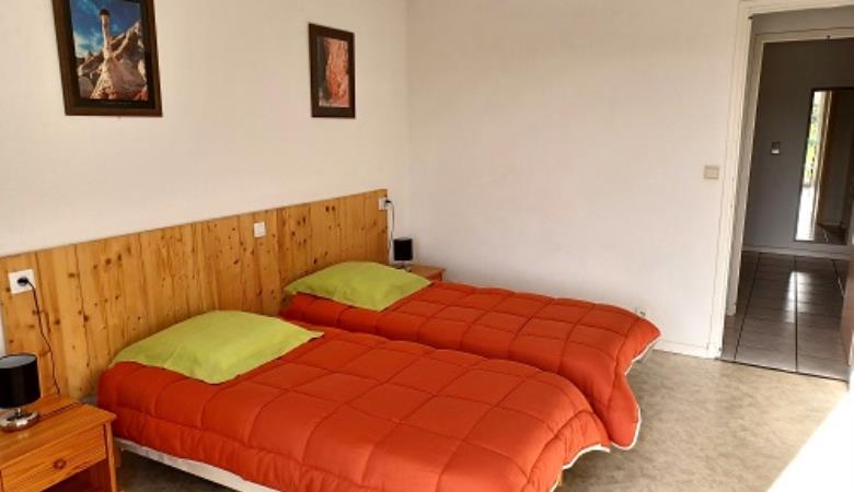 CHAMBRE 202 1