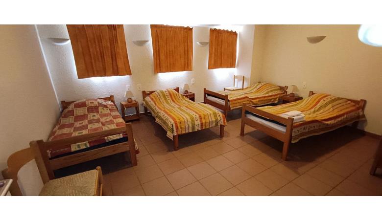 CHAMBRE 4 PERS- GITE BENJAMIN - P.H.BINTEIN