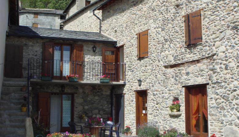 Cal Viatger Enveitg Pyrenees Andorre facade exterieure
