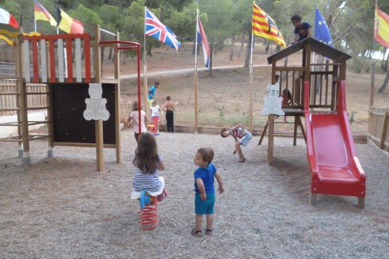 Camping Le Bois des Pins aire de jeux