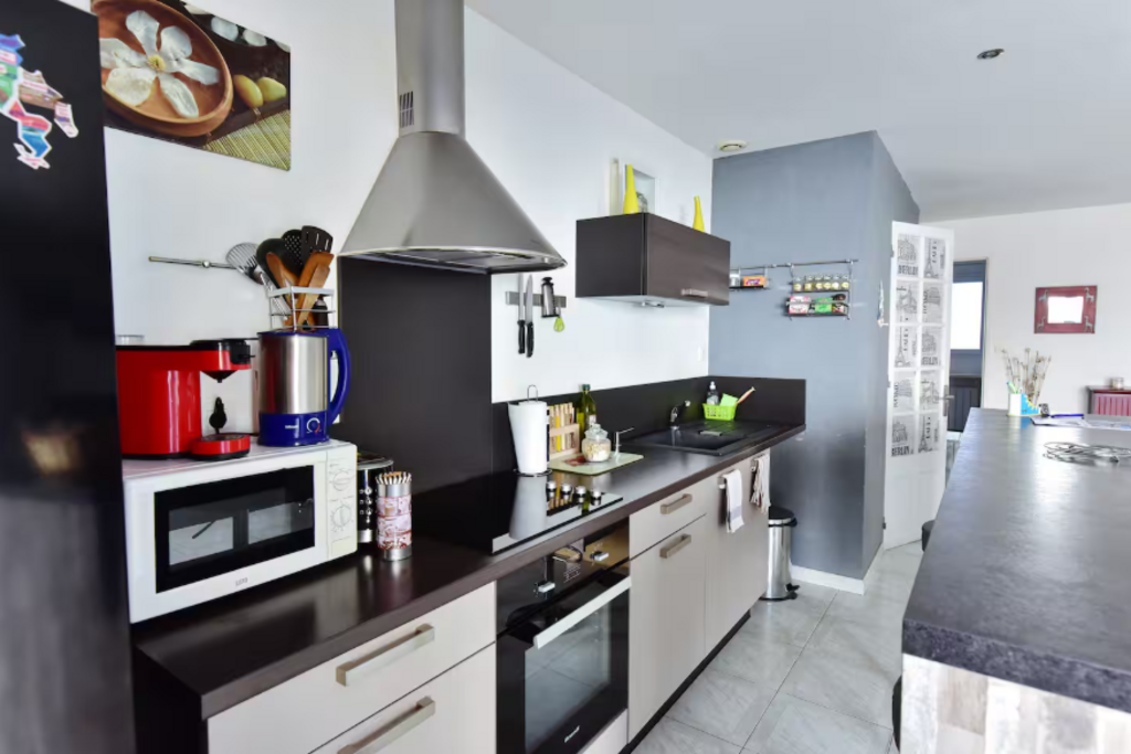 APPARTEMENT TOUT CONFORT AU CALME ET CLIMATISÉ