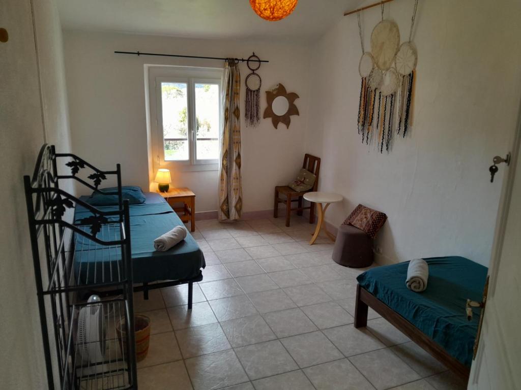 Chambre 2 personnes - lits simple - omshanti_galamus