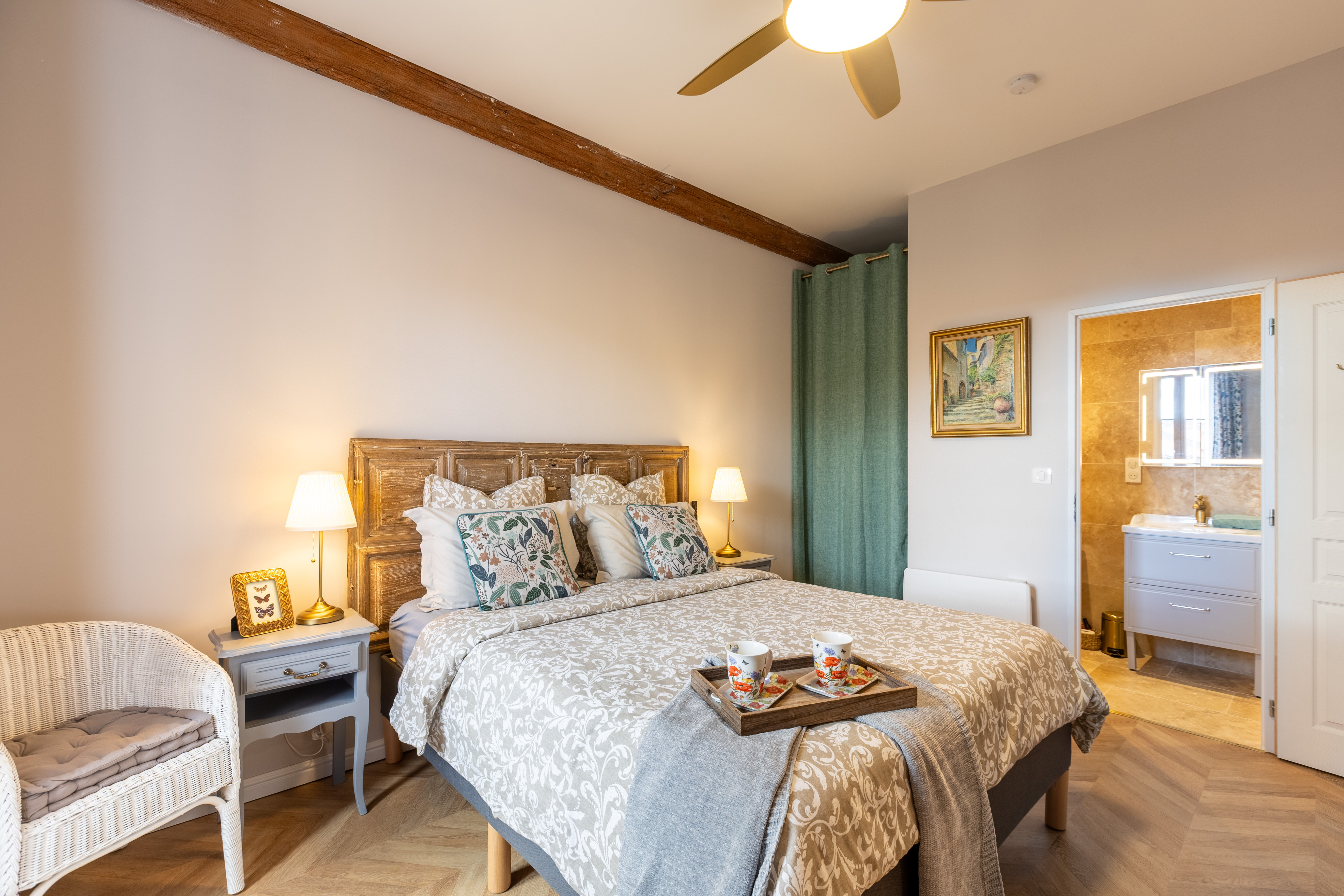 VIEUX CHATEAU LE CASTEIL - APPARTEMENT  L'OLIVIER