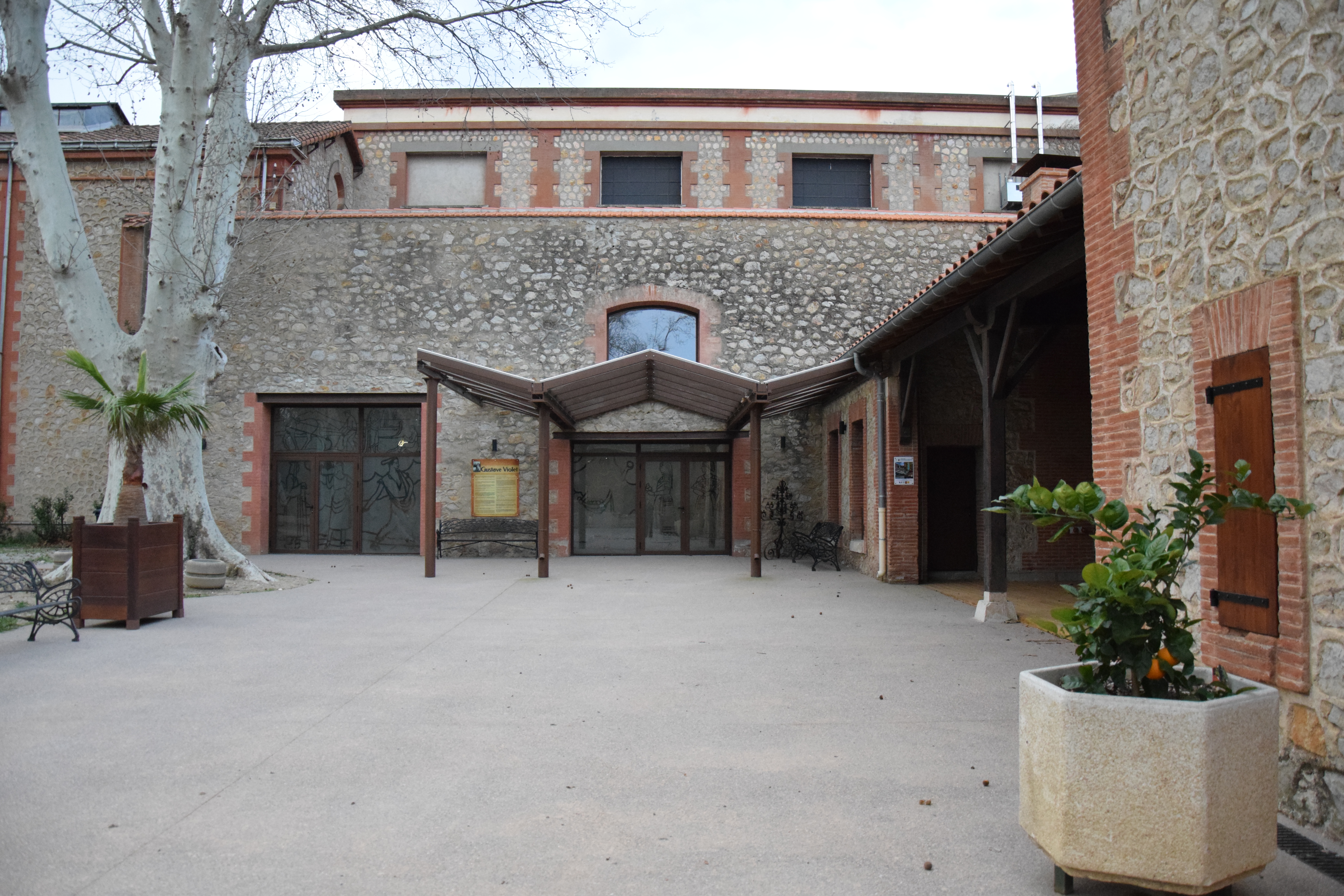 Aspres Thuir Salle Gustave Violet