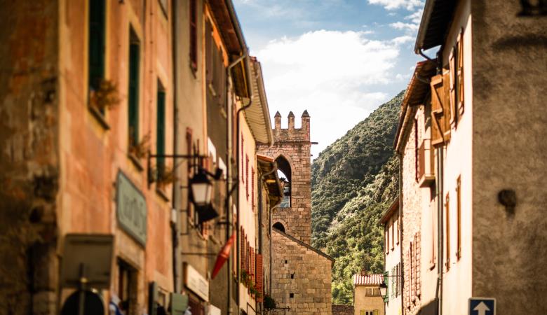 Dans l'enceinte de la cité fortifiée de Villefranche de Conflent, plus beau village de France crédit photo JC Milhet