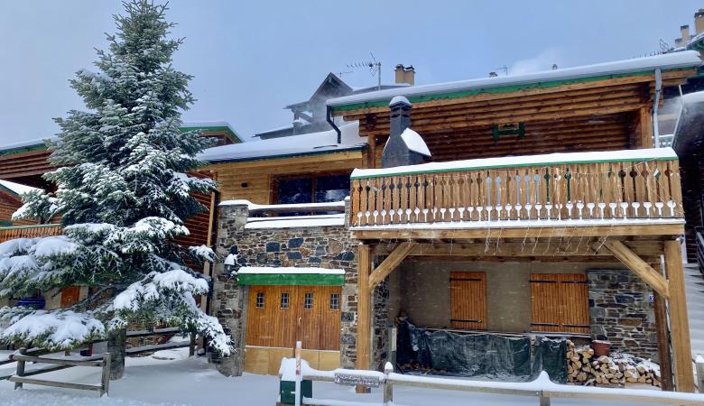 FACADE COSY 2024