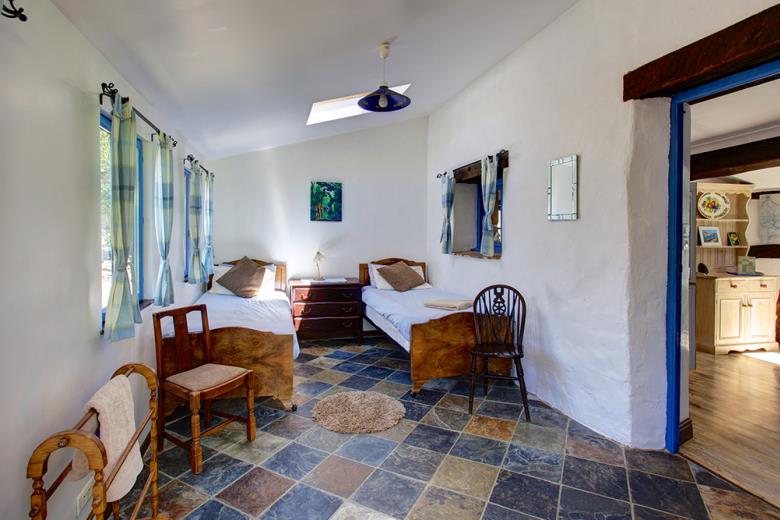 GrangeTwinBedroom