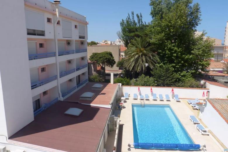 HOTEL LES SABLES 1