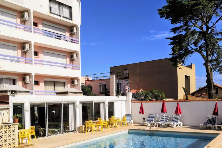 HOTEL LES SABLES