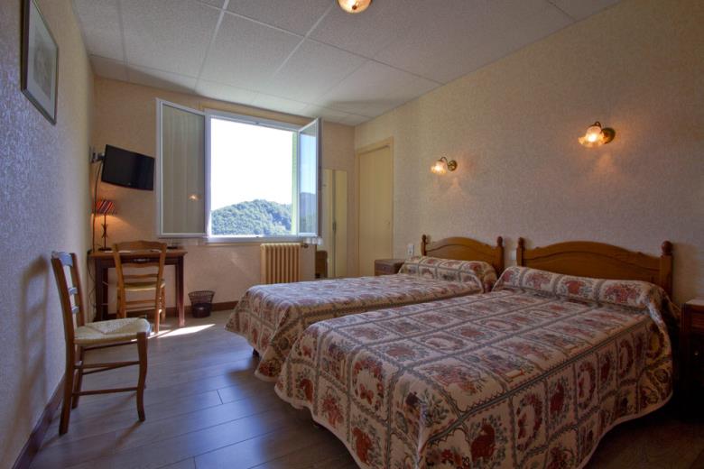 HOTEL RIBES